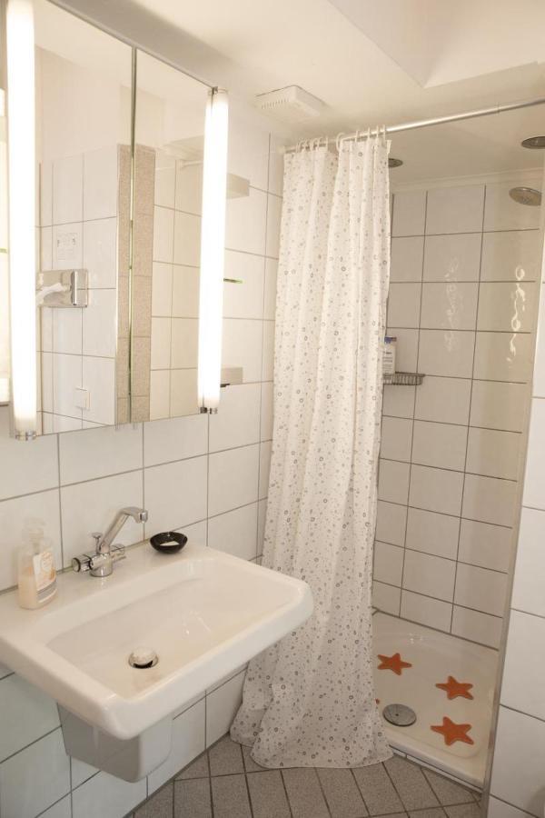 Air Boardinghouse Tulip Stockum, Zu Fuss - 3 Minuten Zur Messe Düsseldorf Buitenkant foto