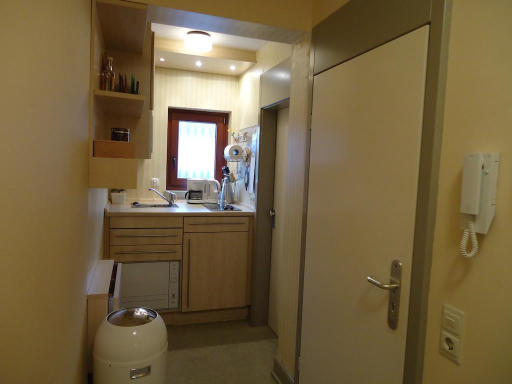 Air Boardinghouse Tulip Stockum, Zu Fuss - 3 Minuten Zur Messe Düsseldorf Kamer foto